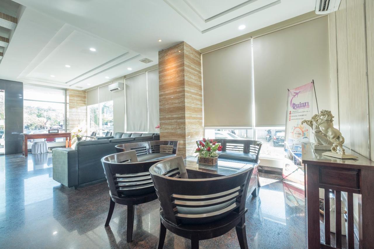 Oyo 1114 Hotel Denpasar Макасар Экстерьер фото