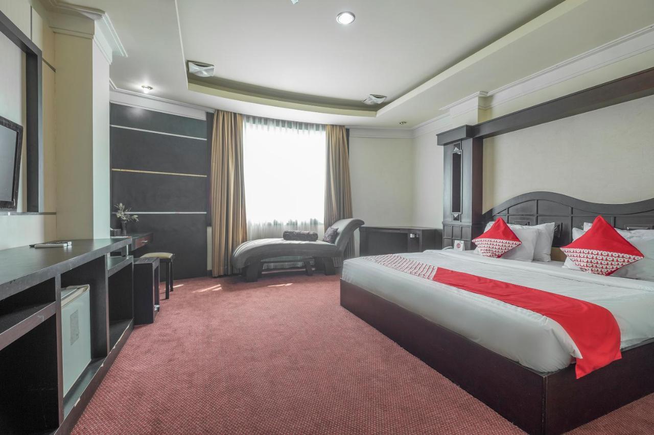Oyo 1114 Hotel Denpasar Макасар Экстерьер фото