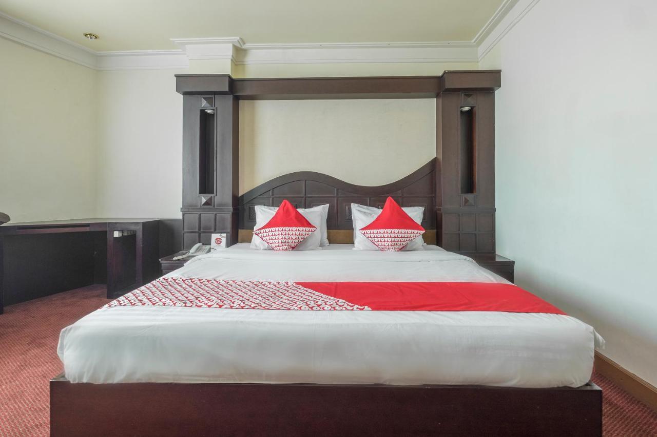 Oyo 1114 Hotel Denpasar Макасар Экстерьер фото