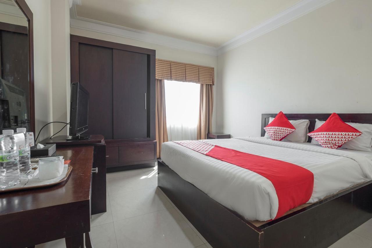 Oyo 1114 Hotel Denpasar Макасар Экстерьер фото