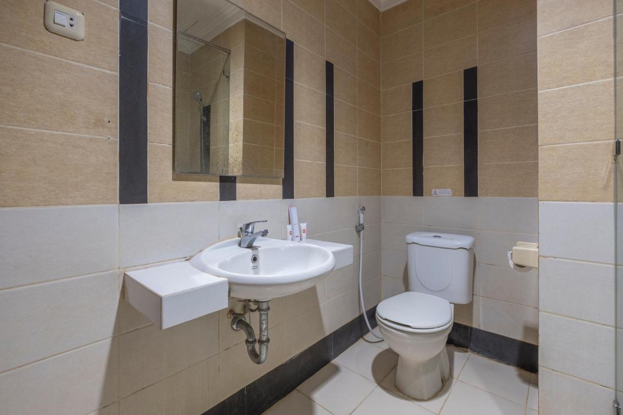 Oyo 1114 Hotel Denpasar Макасар Экстерьер фото